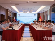 Young officers of Vietnamese, Philippine coast guard forces exchange